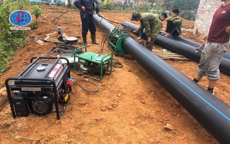 Đào rãnh, chuẩn bị nền để lắp đặt ống HDPE